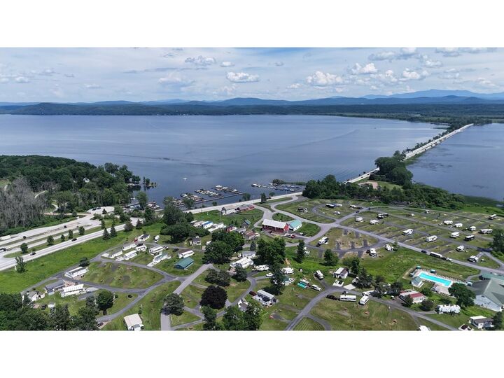 Property Photo: 33 Island Circle VT 05486