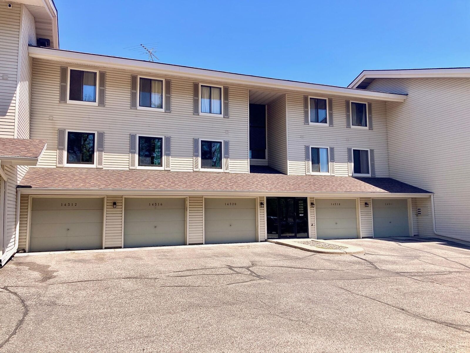 Property Photo:  14314 Fairway Drive  MN 55344 