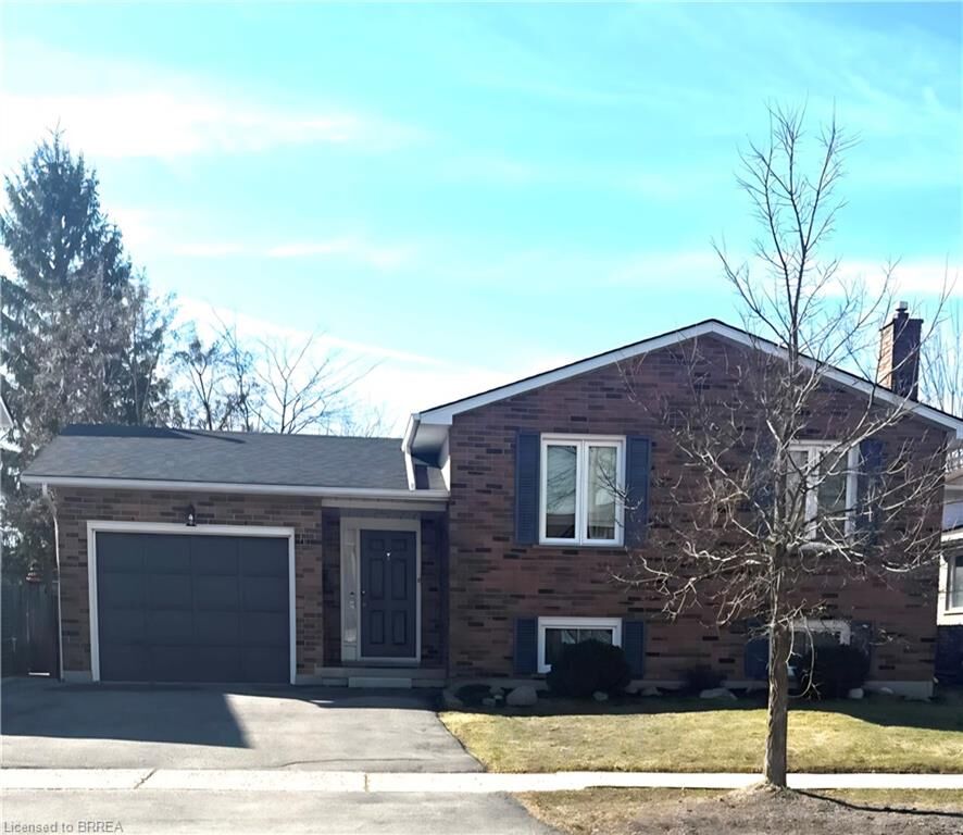 Property Photo: 104 Viscount Road ON N3P 1Y6