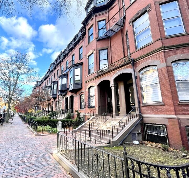Property Photo: 130 Marlborough St 5 MA 02116