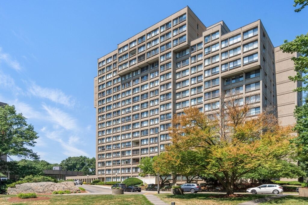 Property Photo: 250 Hammond Pond Parkway 1208N MA 02467