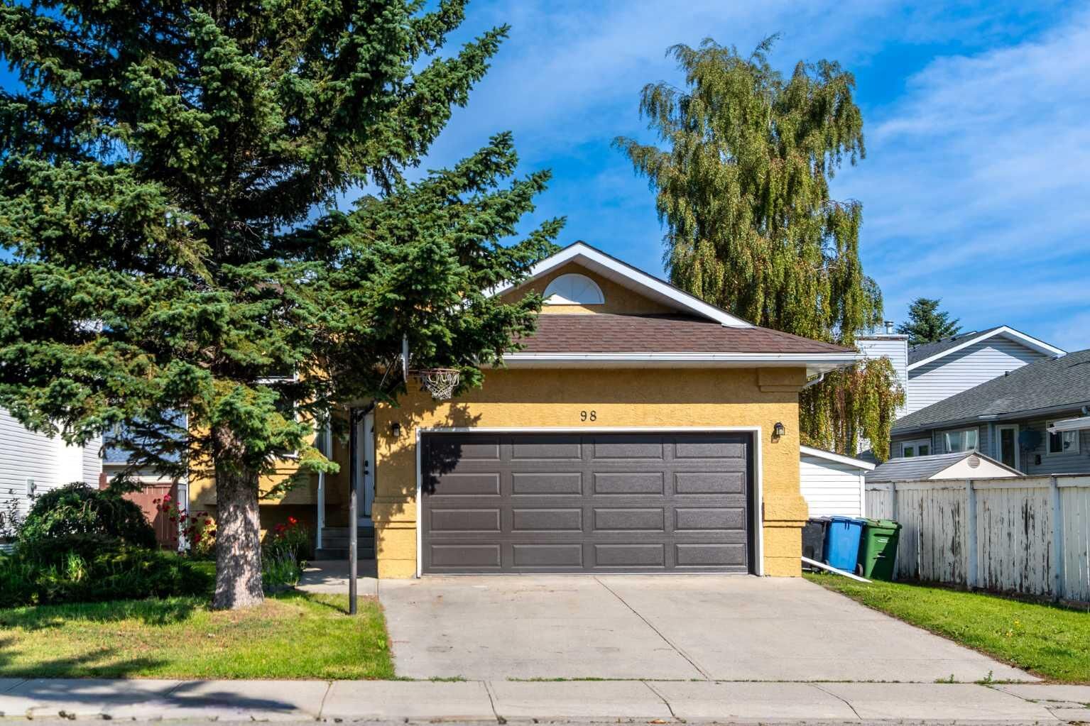 Property Photo:  98 Del Ray Road NE  AB T1Y 6V6 