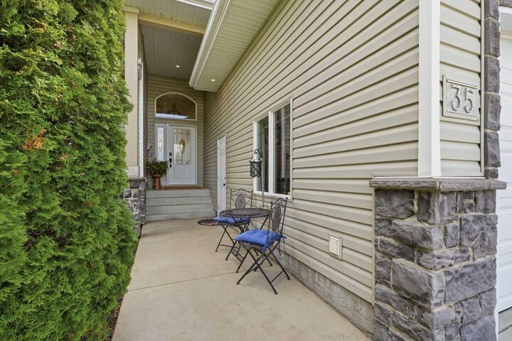 Property Photo: 35 Aldrich Close AB T4R 3R5
