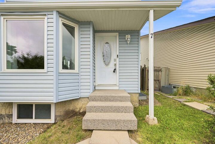 Property Photo: 7 Falshire Close NE AB T3J 3A3