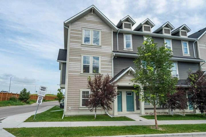 Property Photo: 157 South Point Court SW AB T4B 0X2