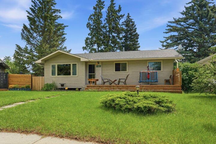 Property Photo: 9832 Athens Road SE AB T2J 1B9