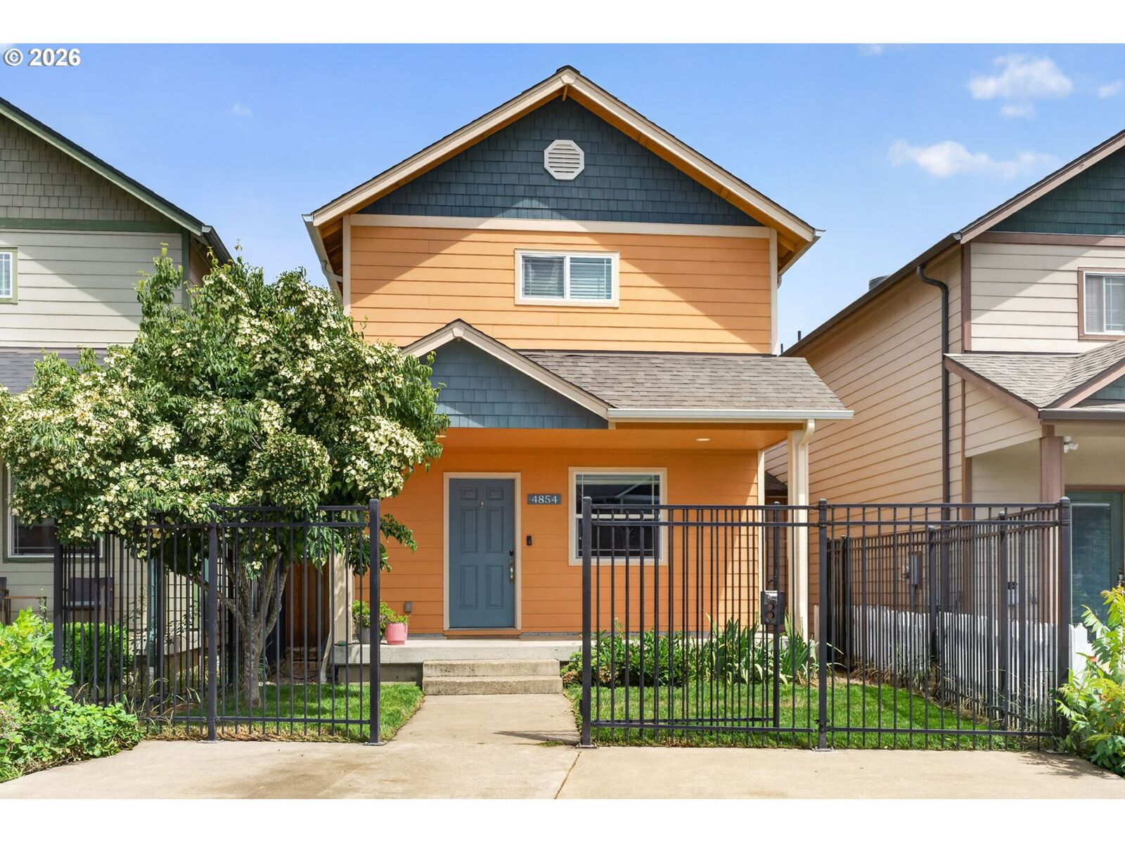 Property Photo: 4854 A St OR 97478