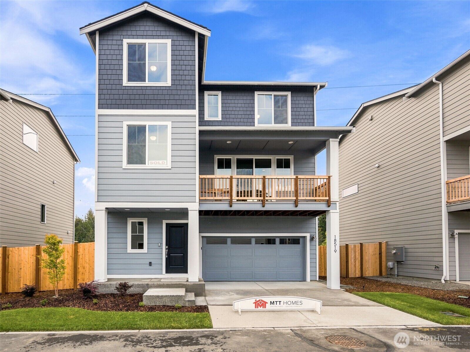 Property Photo: 18519 SE 271st Court WA 98042