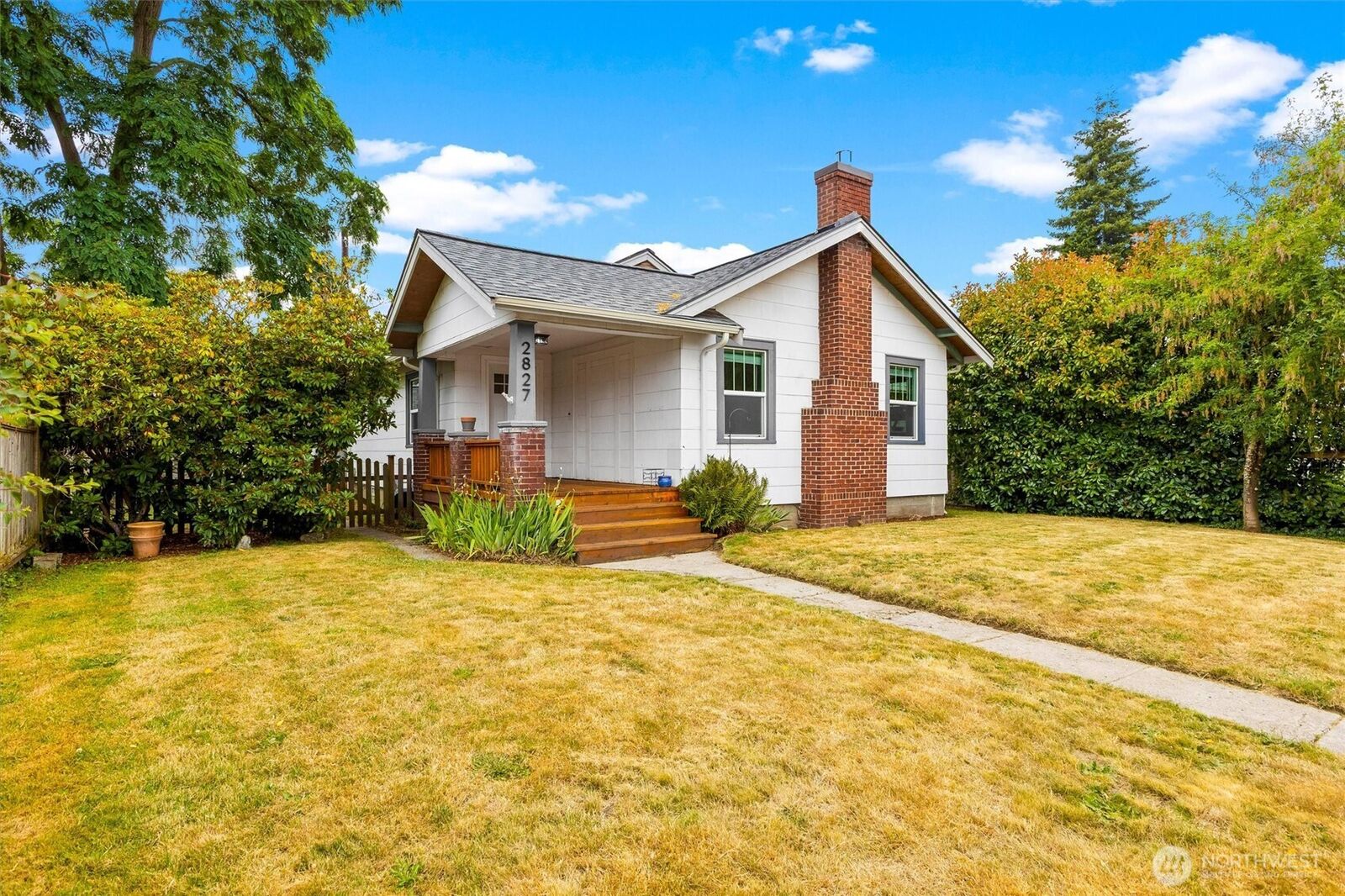 Property Photo:  2827  Walnut Street  WA 98225 