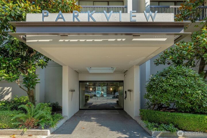 Property Photo:  1101  Seneca Street 402  WA 98101 