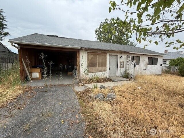 Property Photo:  710 S Hawthorne Drive  WA 98837 