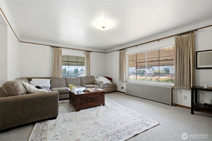Property Photo: 1409 W Yakima Avenue WA 98902
