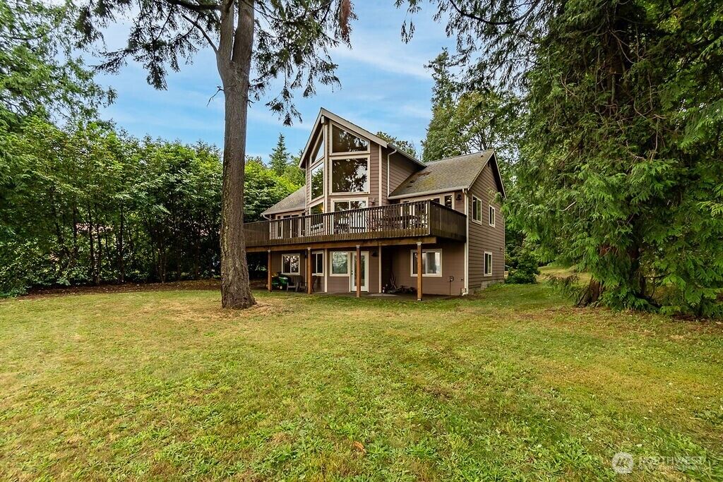 Property Photo: 8 W Gedney Way WA 98206