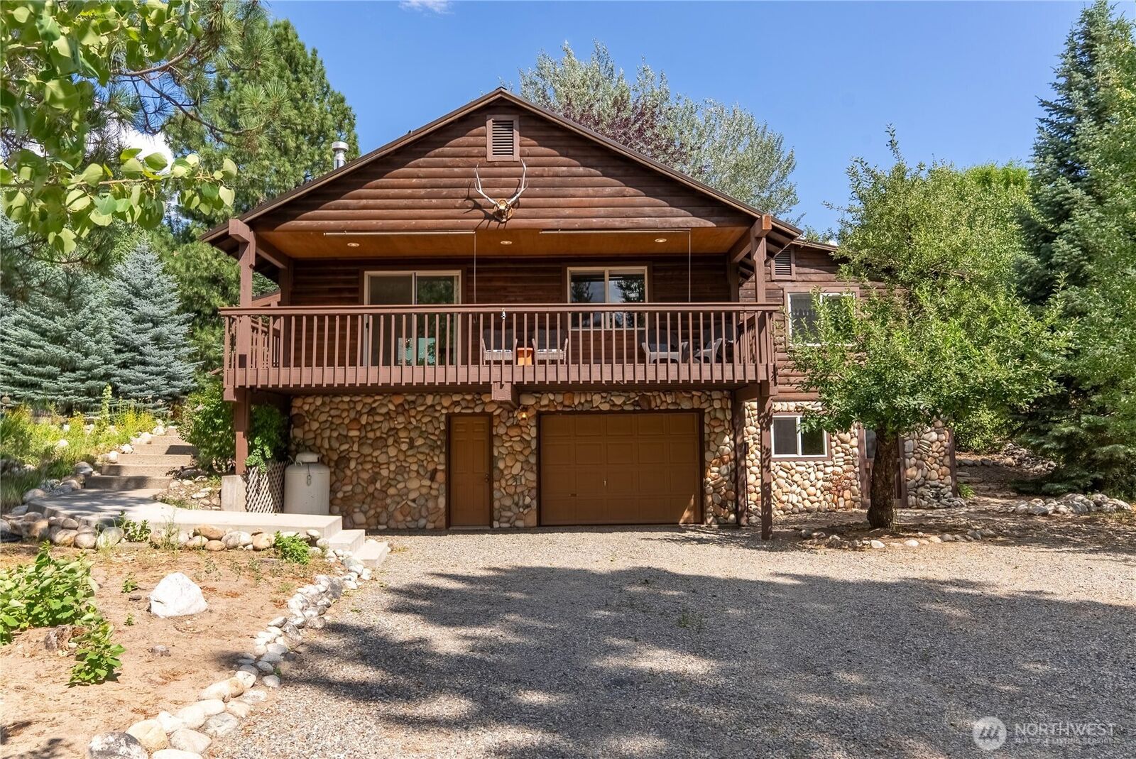 Property Photo: 14 Apple Way N WA 98862