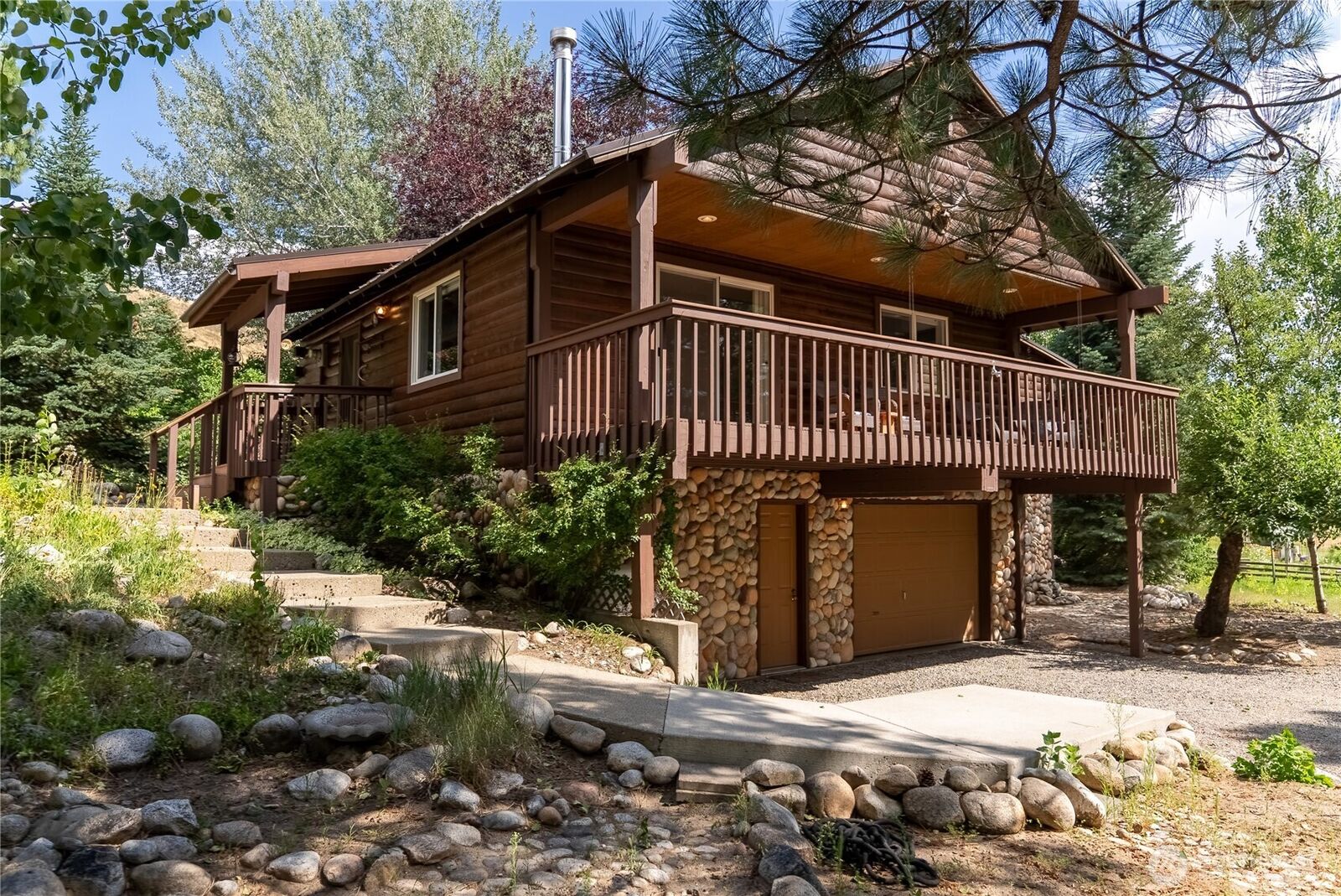 Property Photo: 14 Apple Way N WA 98862