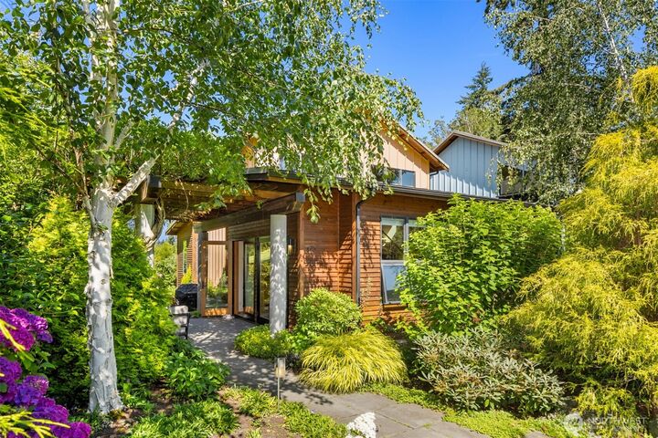 Property Photo:  175  Wood Avenue SW  WA 98110 