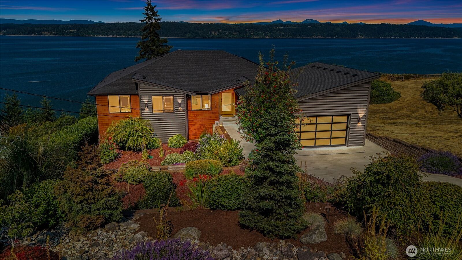 Property Photo:  2885  Newell Road  WA 98282 