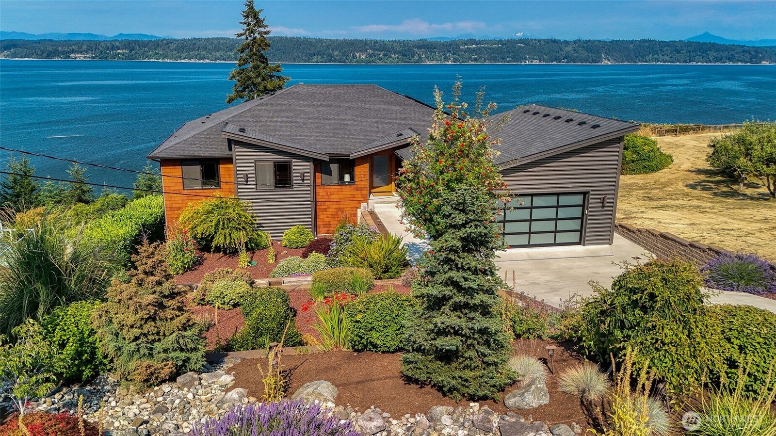 Property Photo:  2885  Newell Road  WA 98282 