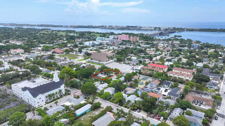 Property Photo: 131 S Federal Highway FL 33460