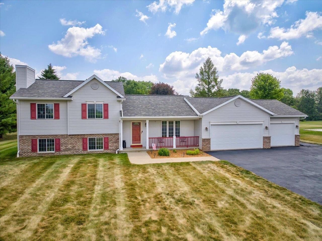 Property Photo: N7534 Burns Road WI 53916