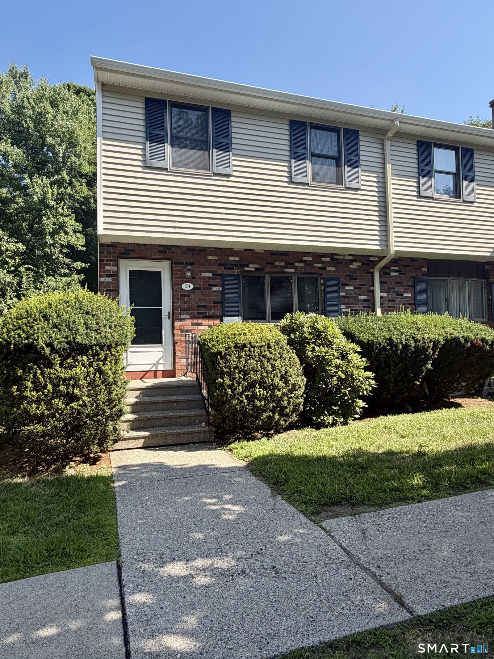 Property Photo: 24 Brookside Village 24 CT 06082