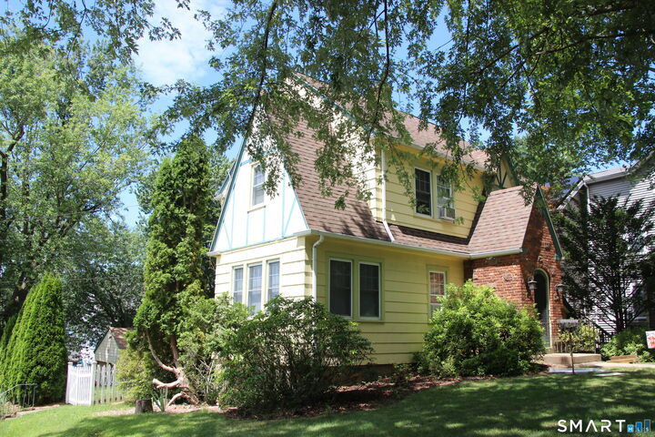 Property Photo: 605 Wolcott Hill Road CT 06109