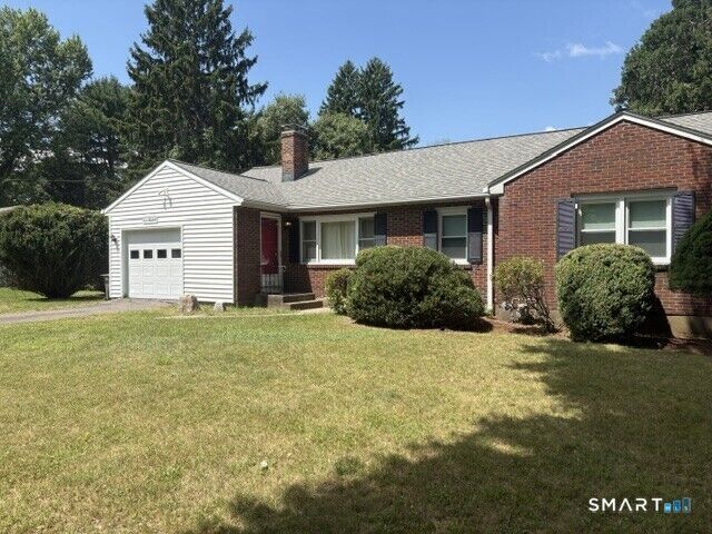 Property Photo:  100 Oak Grove Street  CT 06040 