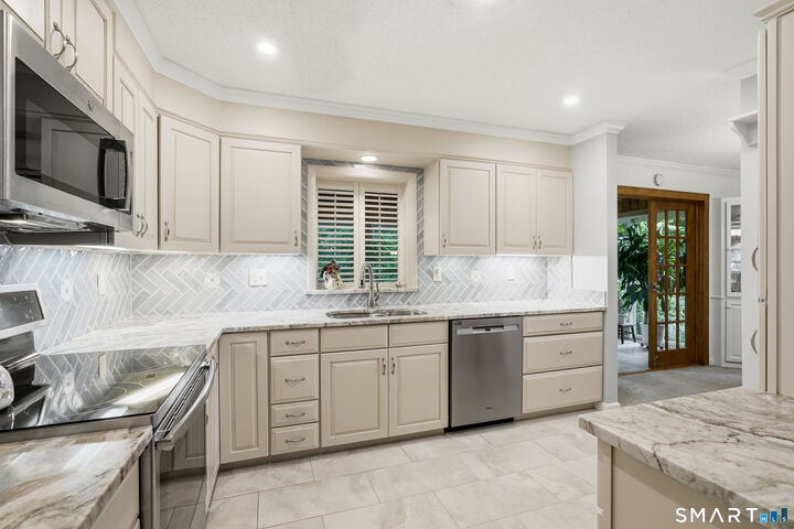 Property Photo:  28 Meetinghouse Terrace  CT 06776 
