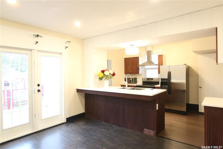 Property Photo: 721 College Avenue SK S4N 0X8