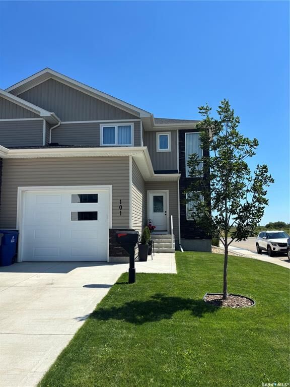 Property Photo:  101 Echo Lane  SK S0K 2T1 