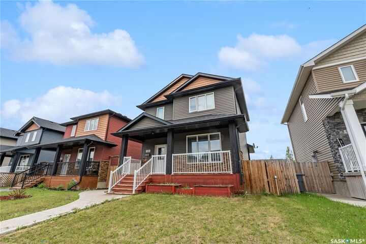 Property Photo: 526 Maple Crescent SK S0K 4S2