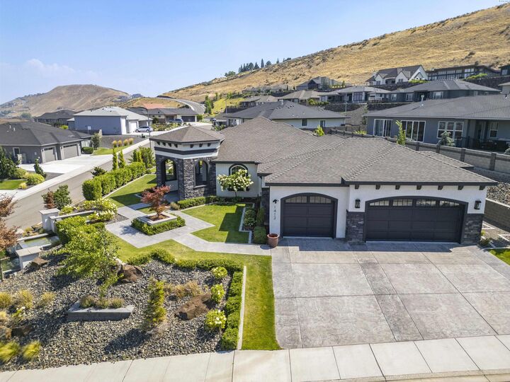 Property Photo:  1412 Meadow Hills Drive  WA 99352 