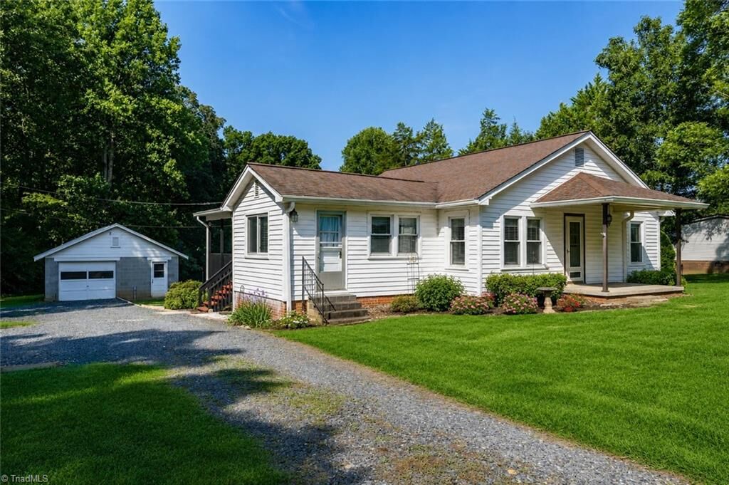 Property Photo:  545 Mount Shepherd Road  NC 27205 
