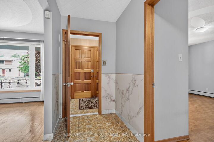Property Photo:  974 Greenbriar Avenue  ON K2C 0J7 