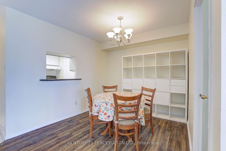 Property Photo: 285 Enfield Place 2006 ON L5B 3Y6