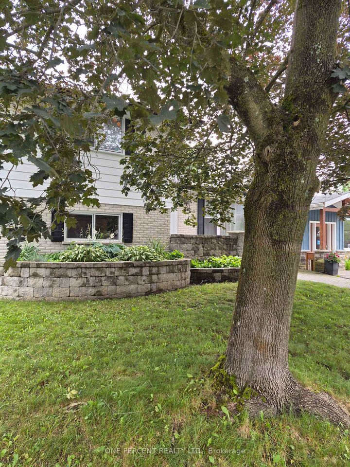 Property Photo: 23 Finlay Mill Road ON L9X 0N9