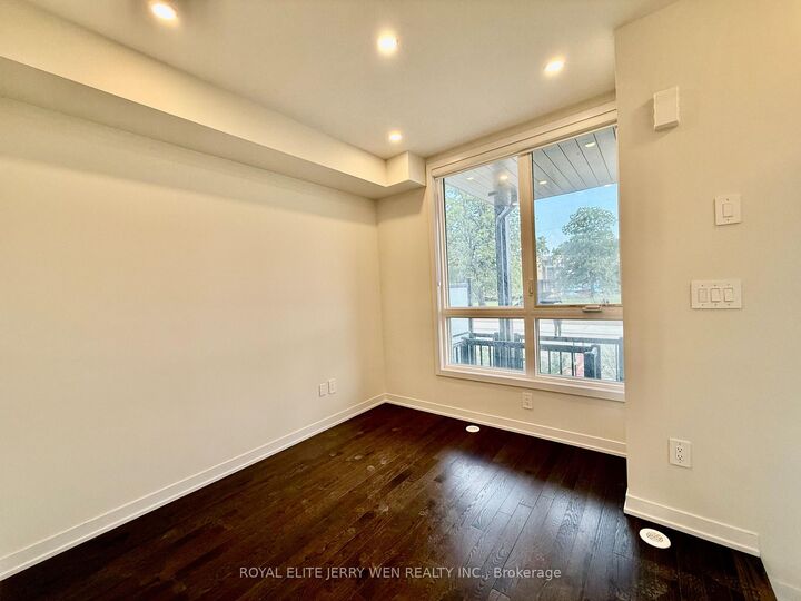 Property Photo: 46 Green Gardens Boulevard ON M5A 0E7