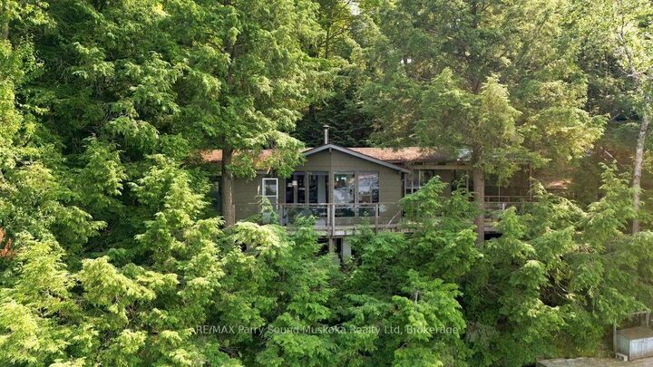 Property Photo:  106 Kapikog South Road  ON P0G 1G0 
