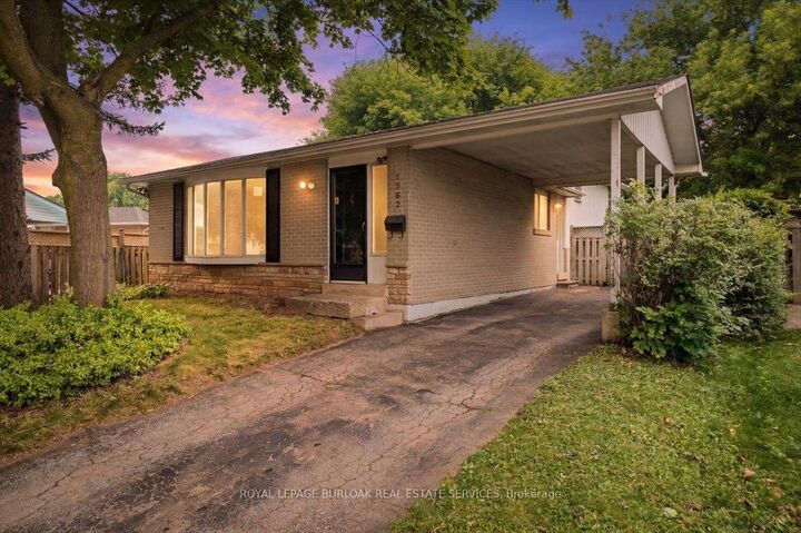 Property Photo: 1262 Aldridge Crescent ON L7M 1H9