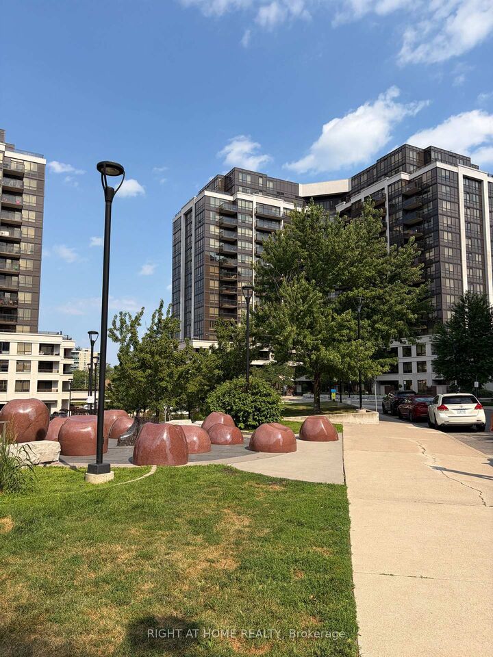 Property Photo: 1060 Sheppard Avenue W 909 ON M3J 0G7