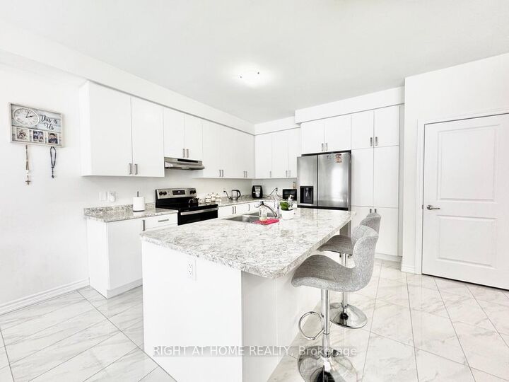 Property Photo: 79 Calypso Avenue ON L9X 2C5