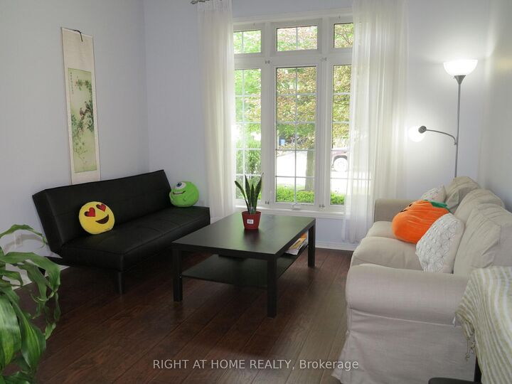 Property Photo: 35 Moraine Crescent ON N6G 4Z1