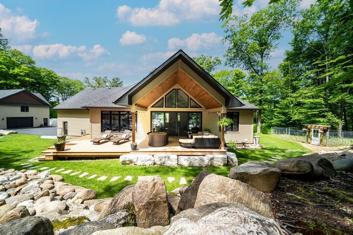 Property Photo: 1087 Vindin Street ON L4R 4L9