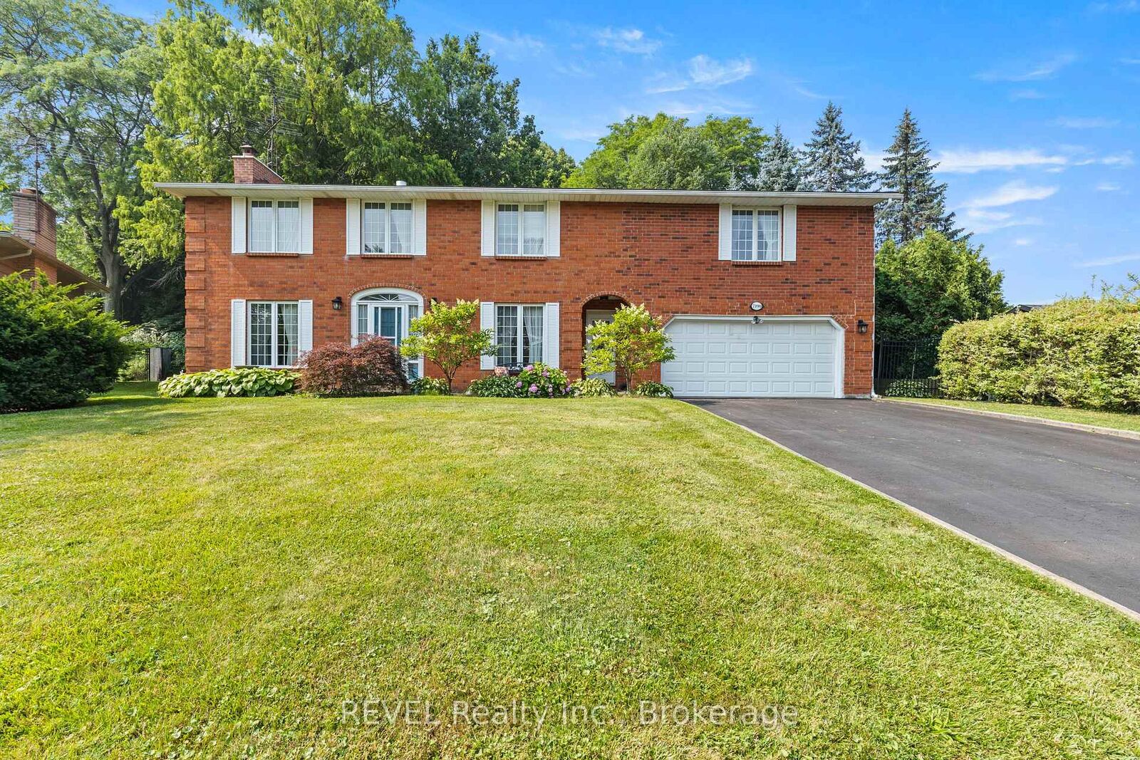 Property Photo: 7190 Waterloo Drive ON L2J 1E2