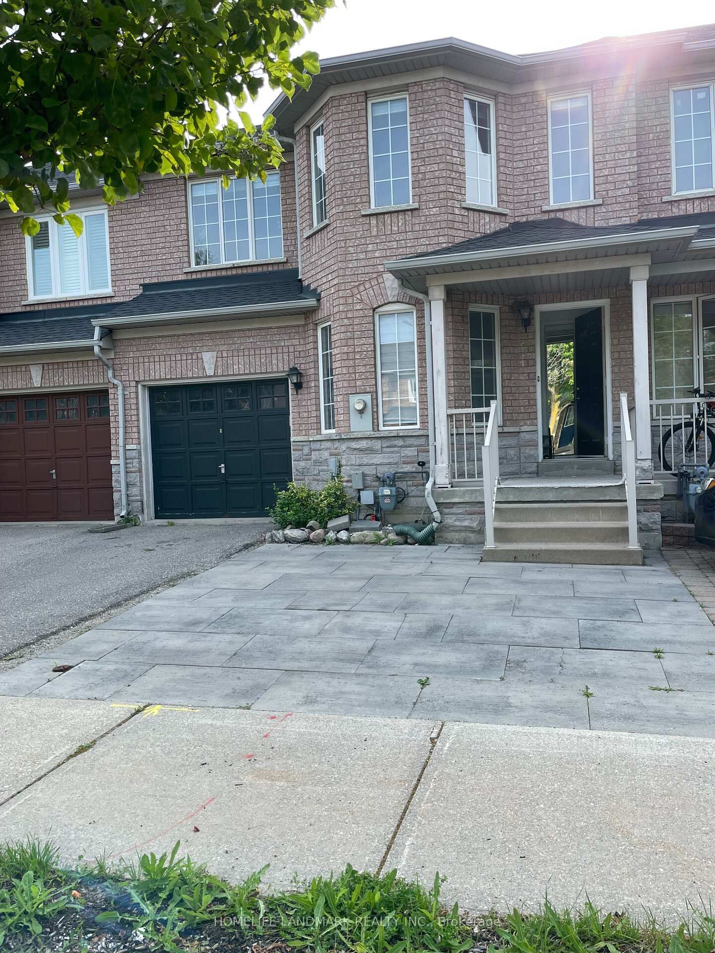 Property Photo: 47 Waterton Crescent ON L4B 4L2