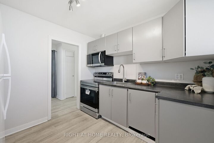 Property Photo:  708 Carnegie Avenue  ON L1G 4R6 