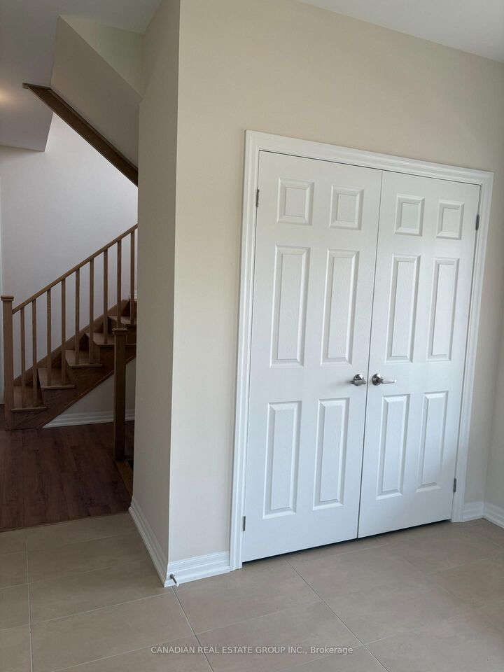 Property Photo:  33 Stennett Drive  ON L4P 0J5 