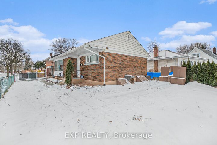 Property Photo: 2024 Othello Avenue ON K1G 2A6
