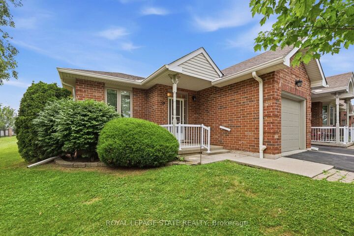Property Photo:  98 Sunibel Drive 74  ON L0R 1W0 