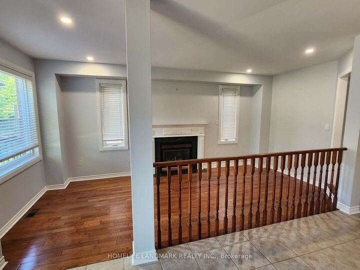 Property Photo: 7 Meyer Avenue ON L4M 6X2